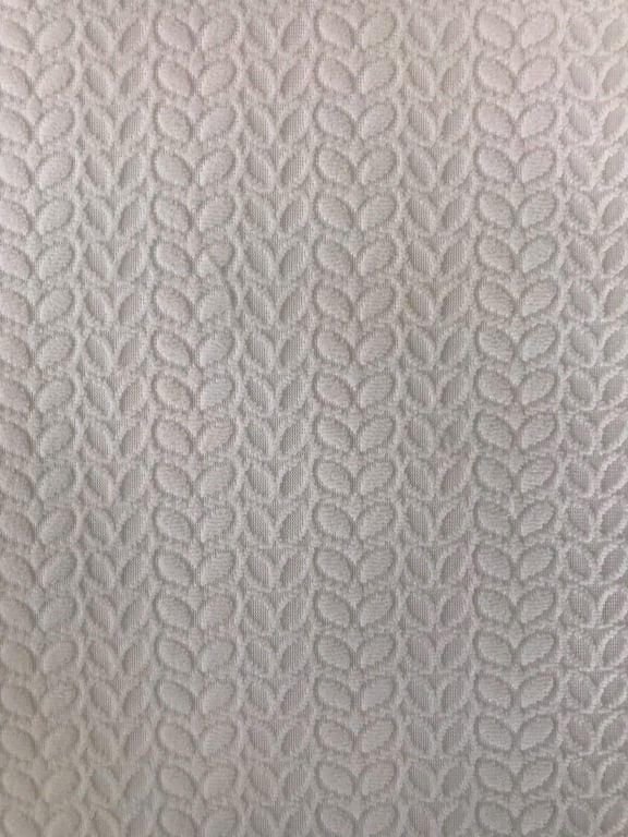 Voan (họa tiết lá đối xứng trắng)